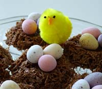 Easter chick and nests (200)