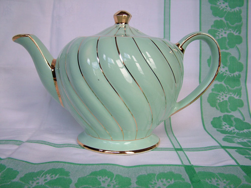 Green and gold teapot