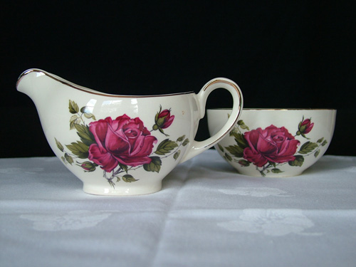 Rose milk jug and sugar basin